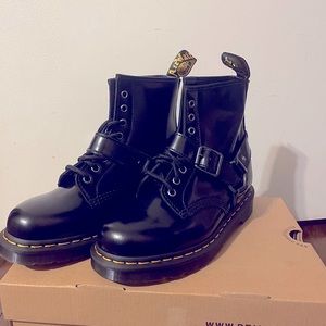 BRAND NEW DOC MARTENS SIZE 8
